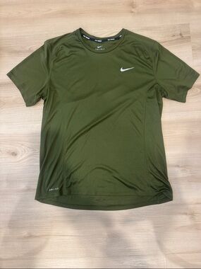 Men’s Large Nike Running Olive Green Dri-FIT Short Sleeve Training Tee